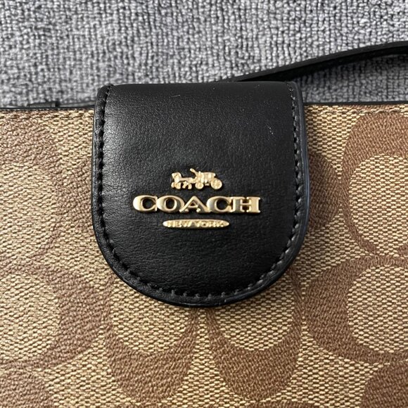NWOT Coach Phone Tech Wallet with Colorblock Signature Canvas and Wrist Strap - Picture 6 of 6